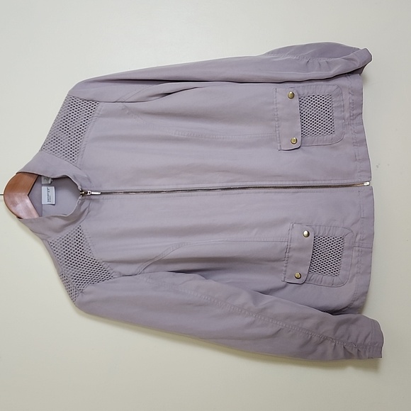 Zenergy by Chico's Men's Beige Lightweight Jacket with Mesh Insert Details - Picture 2 of 14